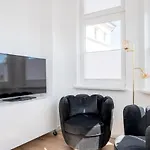 Johouse Apartment 7